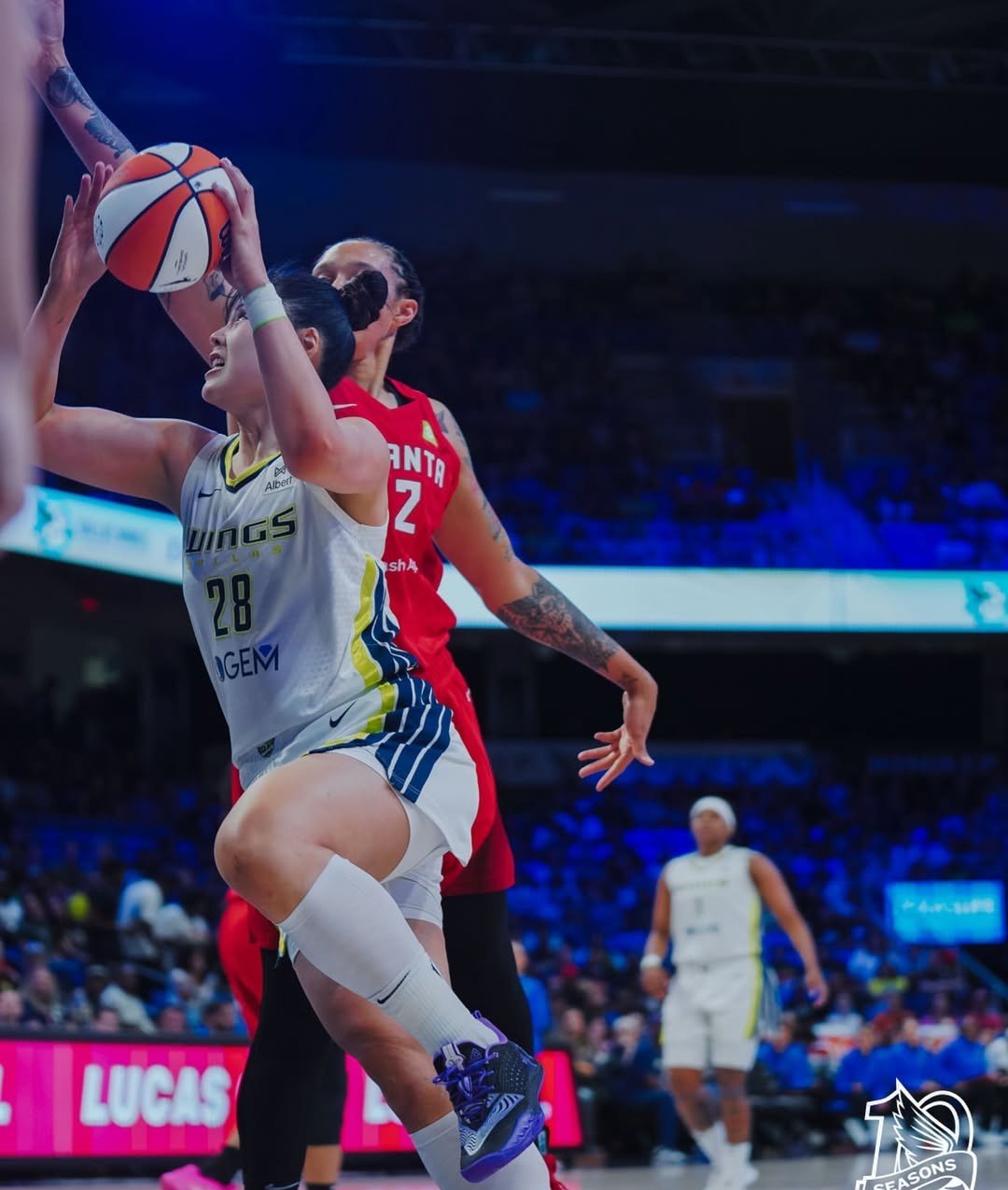 开云-拉齐奥发布备战花絮，转会期门线救险，NBA常规赛任务艰巨，数据趋势出现新变化(拉齐奥与切尔西再谈卡萨代伊转会)